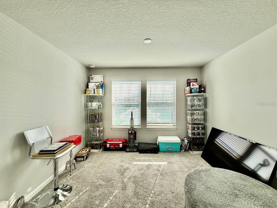 For Rent: $2,900 (3 beds, 2 baths, 1716 Square Feet)