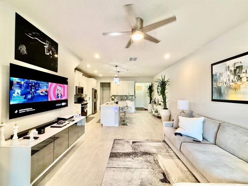 For Rent: $2,900 (3 beds, 2 baths, 1716 Square Feet)