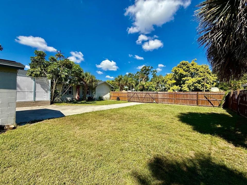 На продажу: $449,000 (3 спален, 2 ванн, 1094 Квадратных фут)