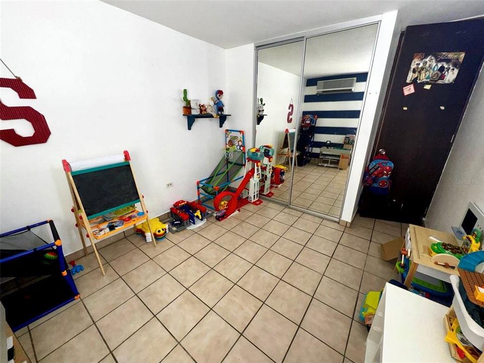 En Venta: $525,000 (4 camas, 2 baños, 1723 Pies cuadrados)