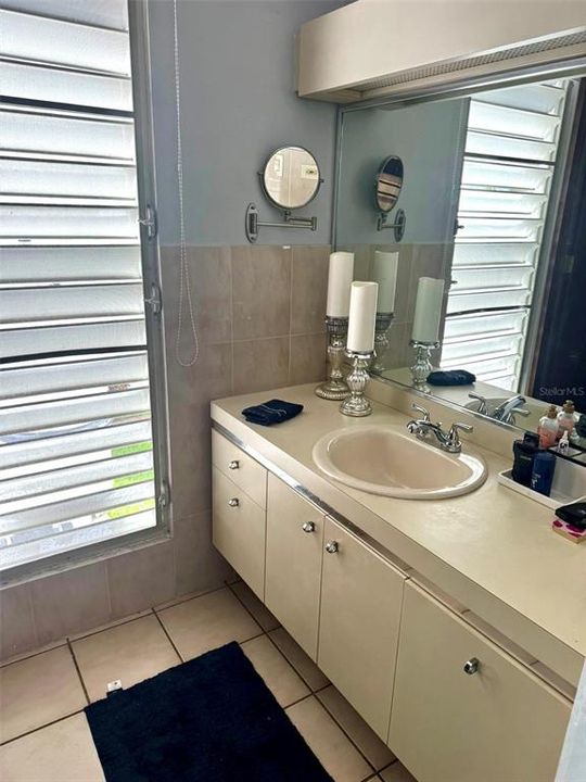 En Venta: $525,000 (4 camas, 2 baños, 1723 Pies cuadrados)