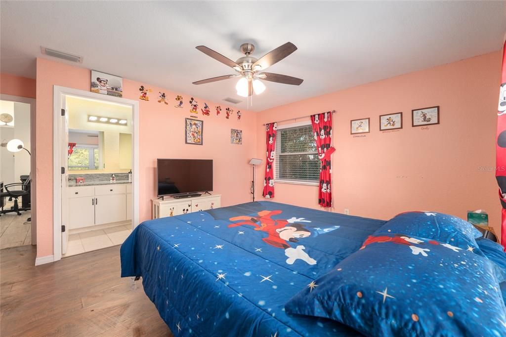 For Sale: $310,000 (4 beds, 3 baths, 2030 Square Feet)