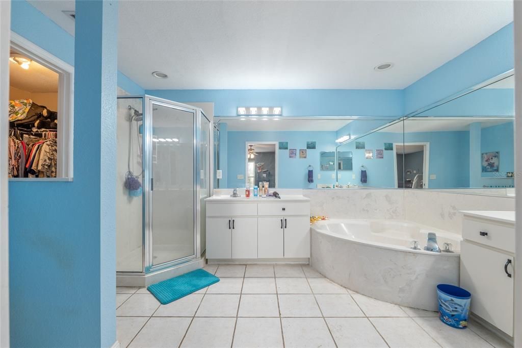 For Sale: $310,000 (4 beds, 3 baths, 2030 Square Feet)