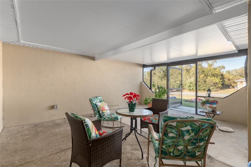 For Sale: $310,000 (4 beds, 3 baths, 2030 Square Feet)