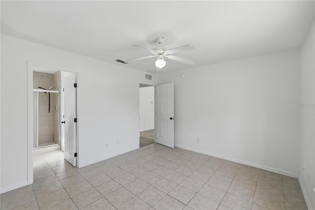 For Sale: $299,900 (3 beds, 2 baths, 1200 Square Feet)