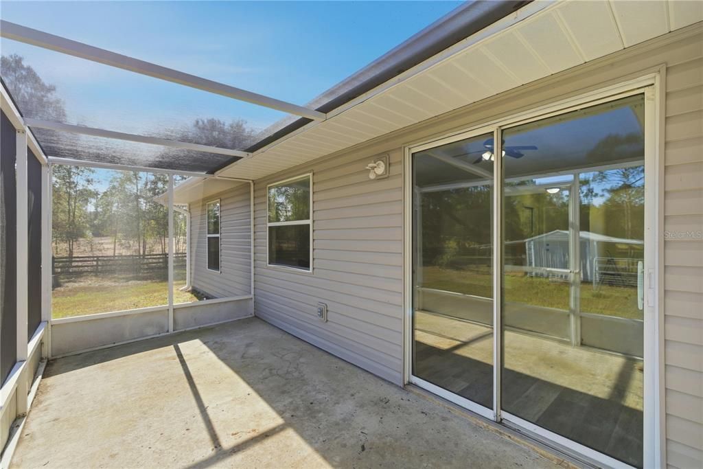 For Sale: $299,900 (3 beds, 2 baths, 1200 Square Feet)