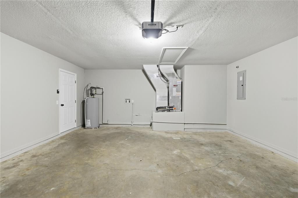 For Sale: $299,900 (3 beds, 2 baths, 1200 Square Feet)