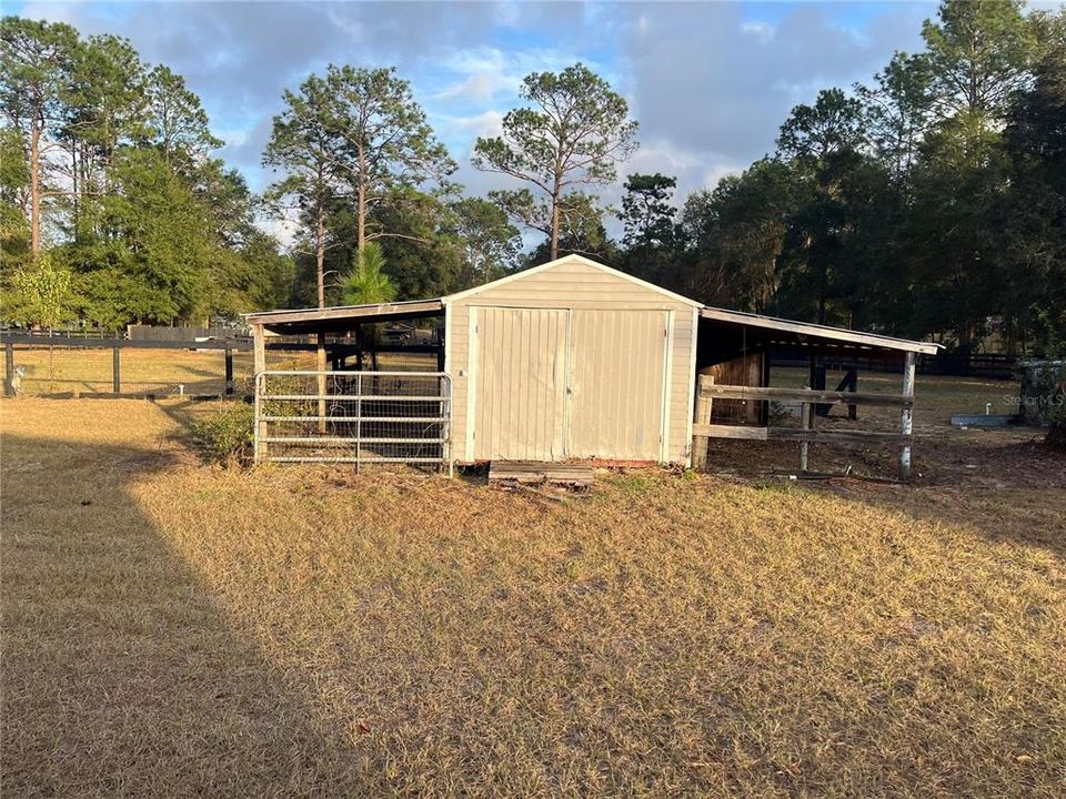 For Sale: $299,900 (3 beds, 2 baths, 1200 Square Feet)