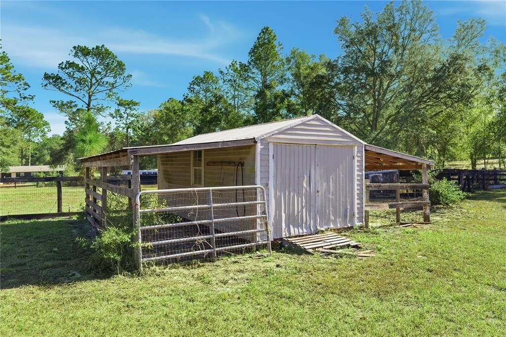 For Sale: $299,900 (3 beds, 2 baths, 1200 Square Feet)