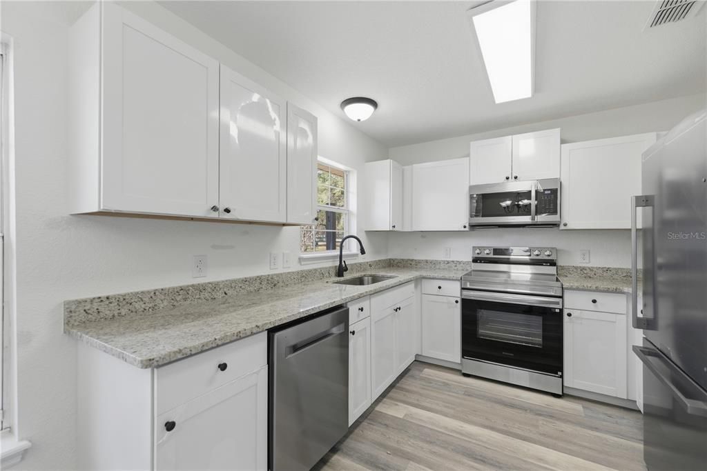 For Sale: $299,900 (3 beds, 2 baths, 1200 Square Feet)