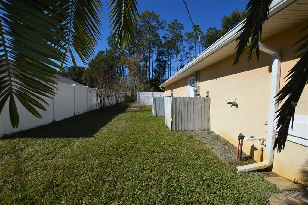 For Sale: $319,000 (3 beds, 2 baths, 1684 Square Feet)