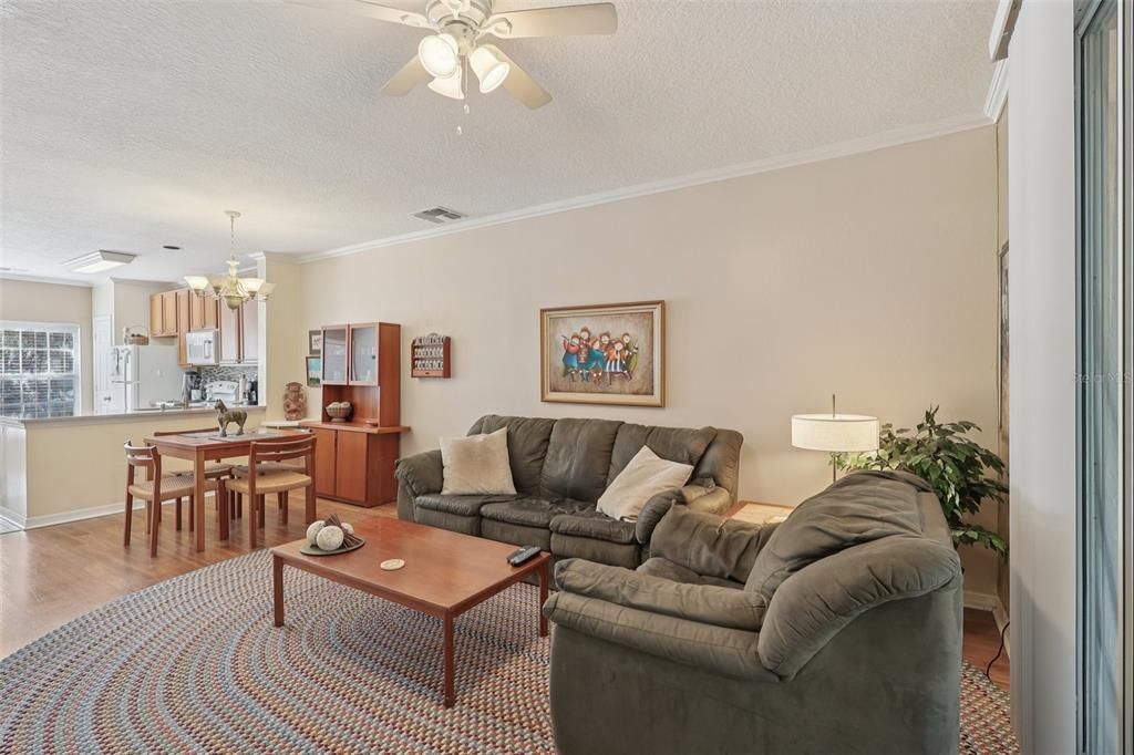 En Venta: $254,000 (2 camas, 2 baños, 1095 Pies cuadrados)