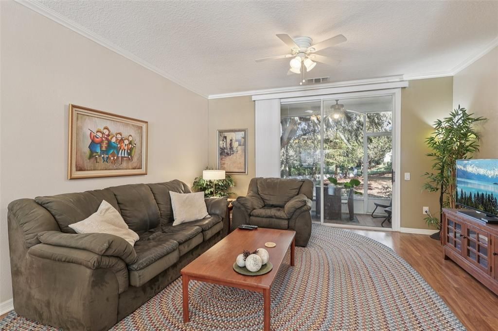 En Venta: $254,000 (2 camas, 2 baños, 1095 Pies cuadrados)