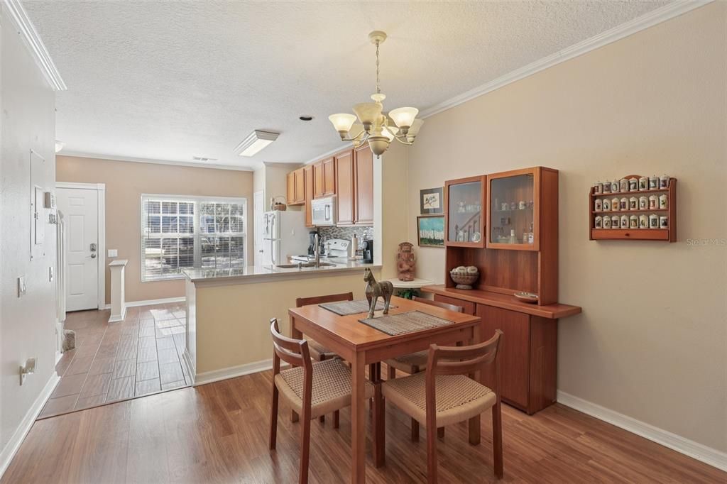 En Venta: $254,000 (2 camas, 2 baños, 1095 Pies cuadrados)