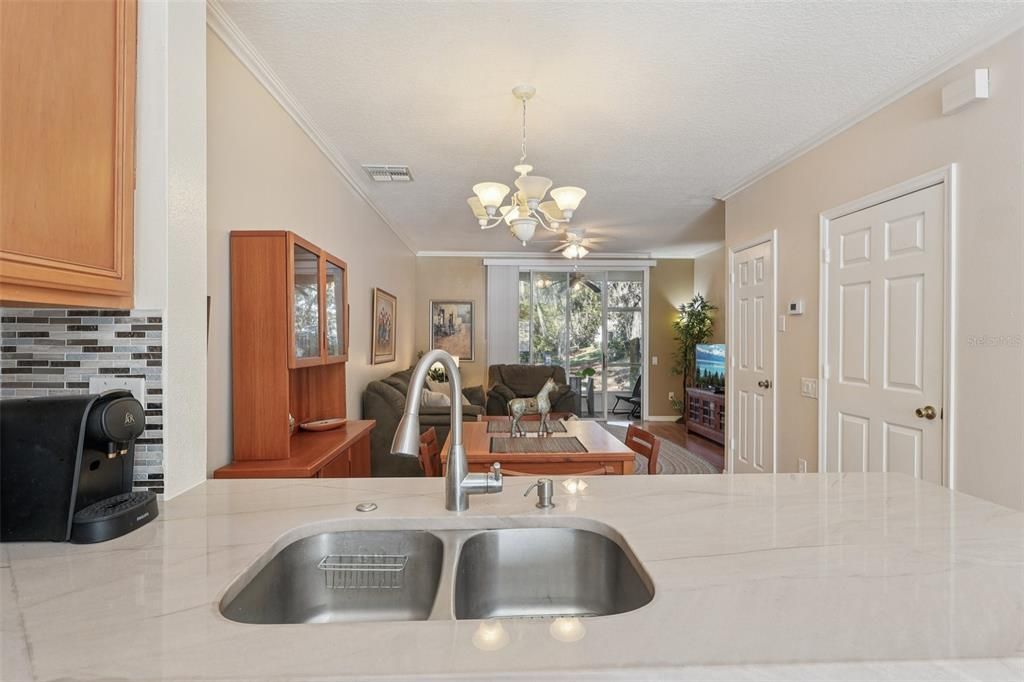 En Venta: $254,000 (2 camas, 2 baños, 1095 Pies cuadrados)