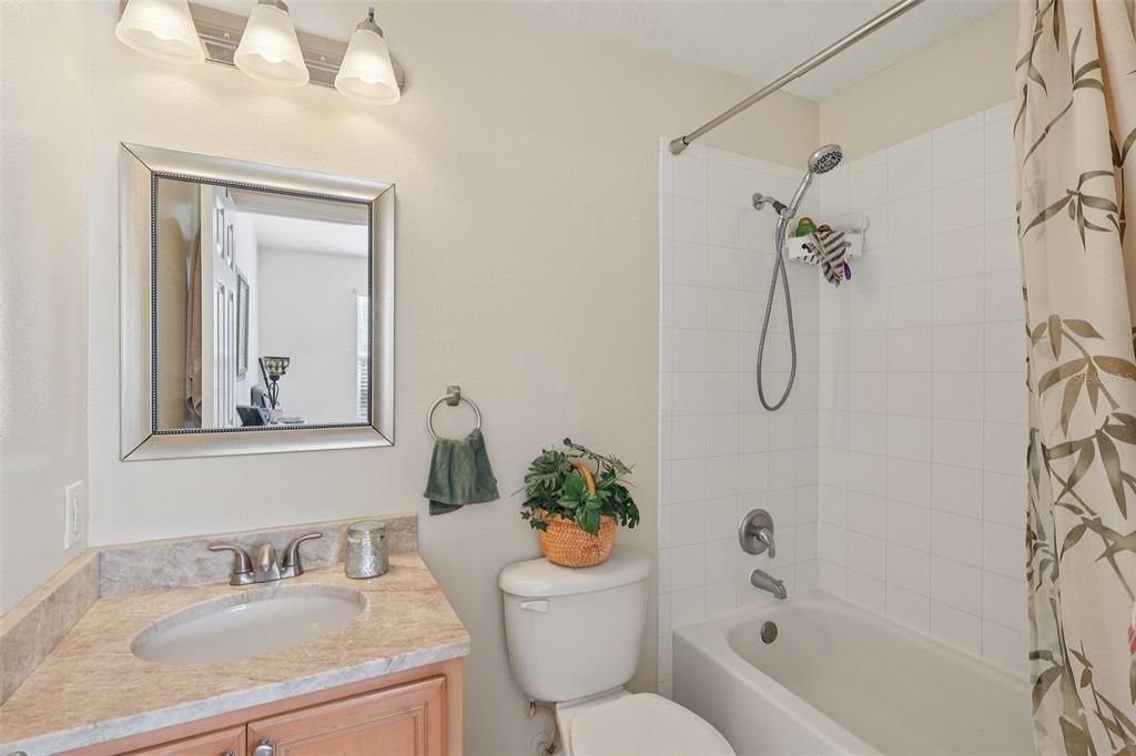 En Venta: $254,000 (2 camas, 2 baños, 1095 Pies cuadrados)