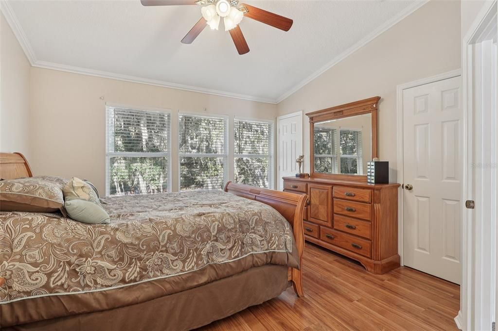 En Venta: $254,000 (2 camas, 2 baños, 1095 Pies cuadrados)