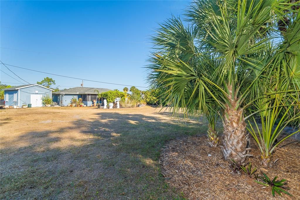 For Sale: $300,000 (2 beds, 2 baths, 1053 Square Feet)