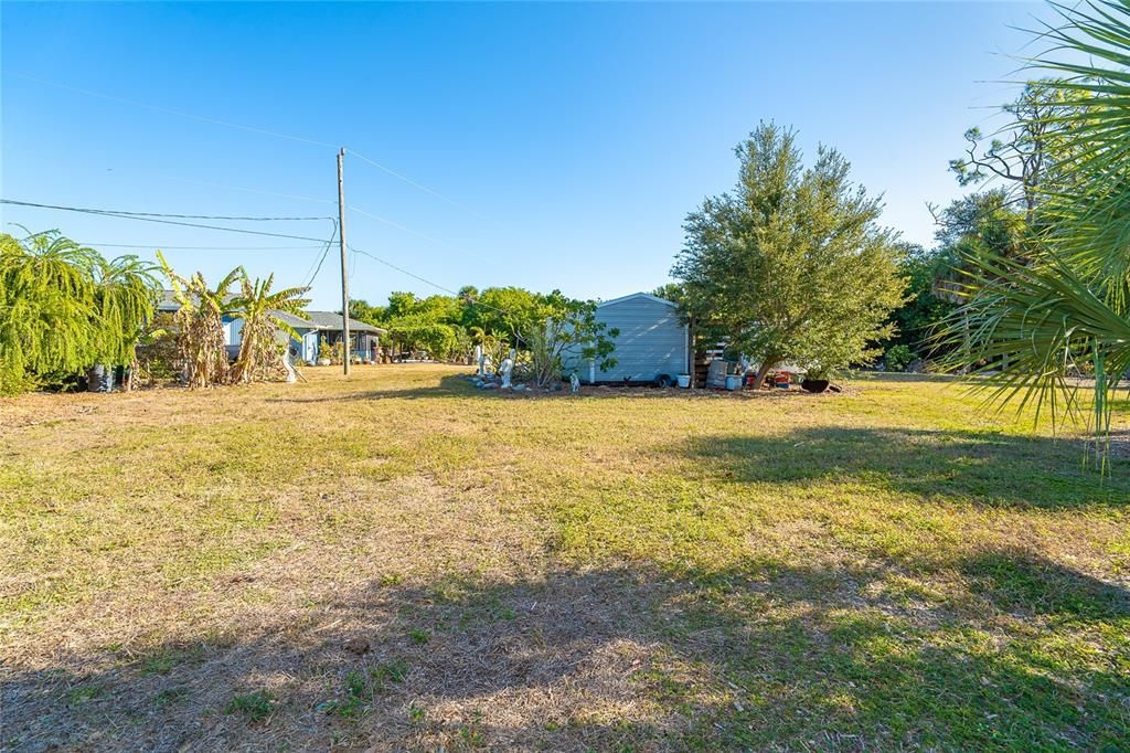 For Sale: $300,000 (2 beds, 2 baths, 1053 Square Feet)