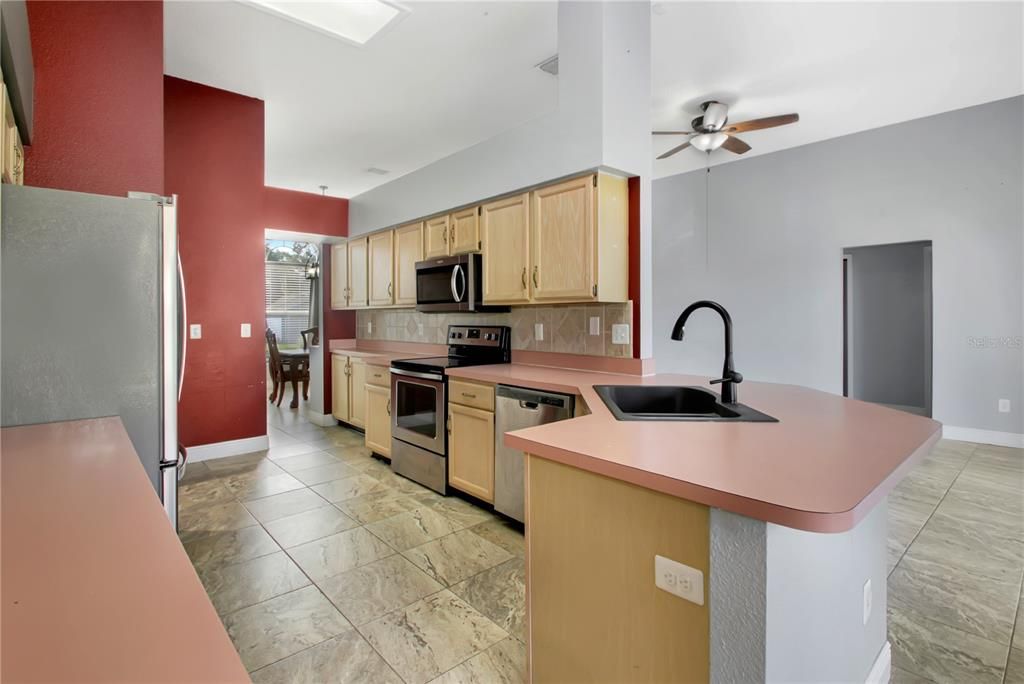 For Sale: $379,000 (3 beds, 2 baths, 1670 Square Feet)