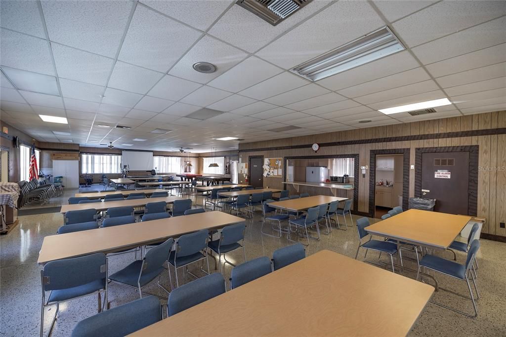 На продажу: $149,900 (2 спален, 1 ванн, 935 Квадратных фут)