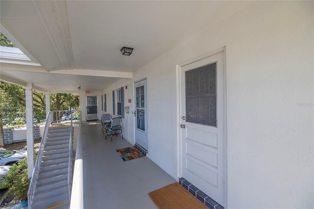 На продажу: $149,900 (2 спален, 1 ванн, 935 Квадратных фут)