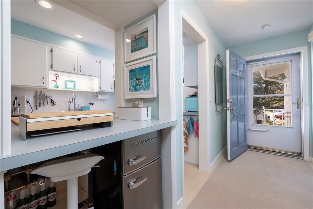 На продажу: $149,900 (2 спален, 1 ванн, 935 Квадратных фут)