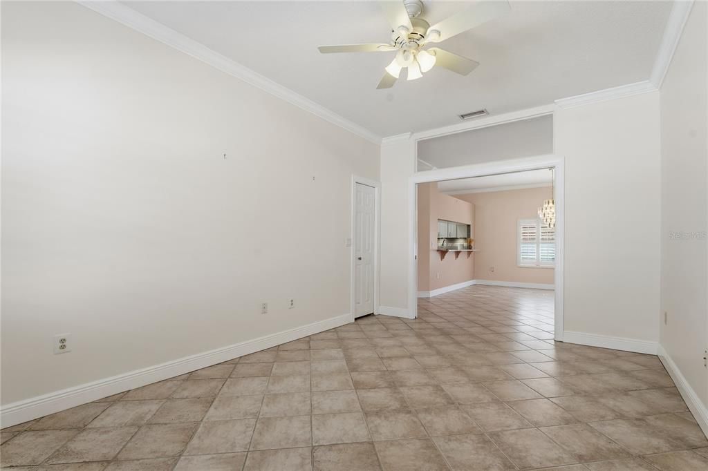 En Venta: $545,000 (3 camas, 2 baños, 1971 Pies cuadrados)