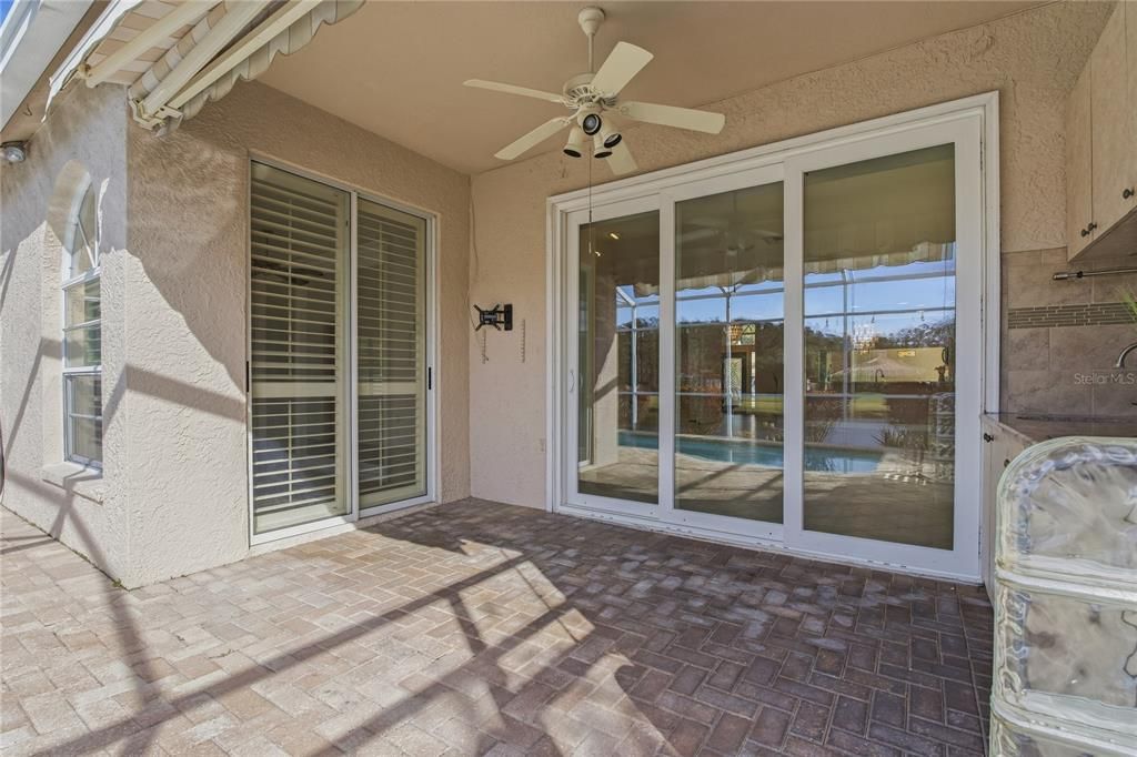 En Venta: $545,000 (3 camas, 2 baños, 1971 Pies cuadrados)