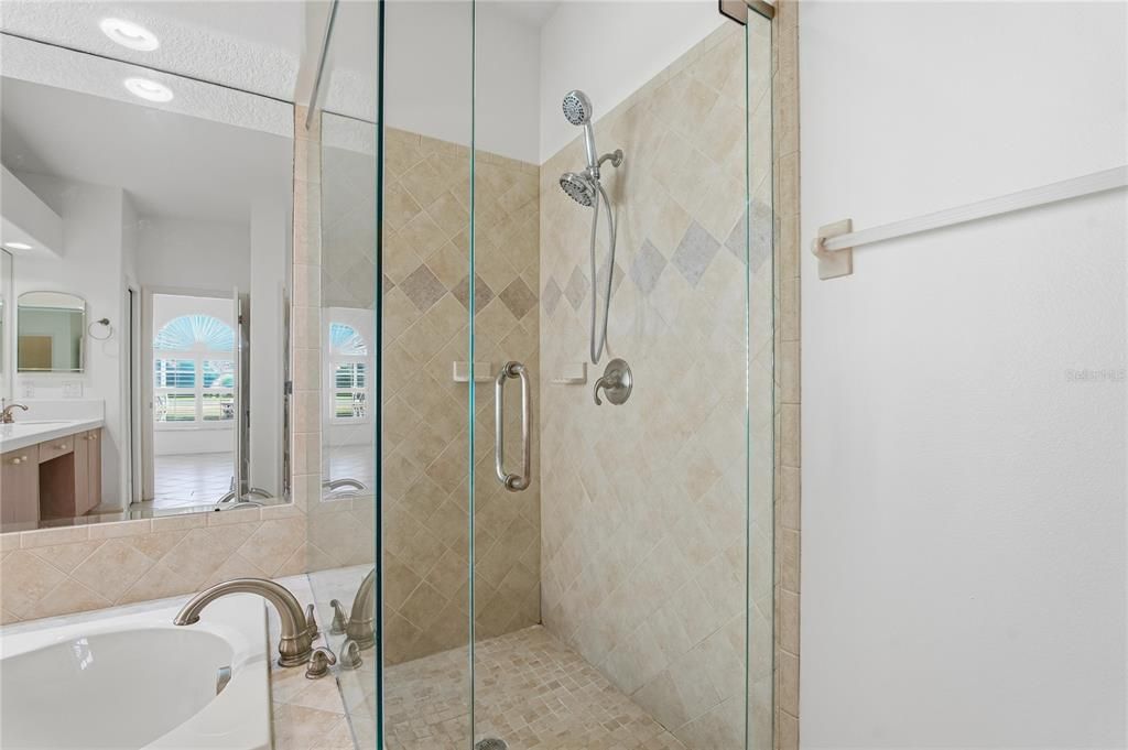 En Venta: $545,000 (3 camas, 2 baños, 1971 Pies cuadrados)