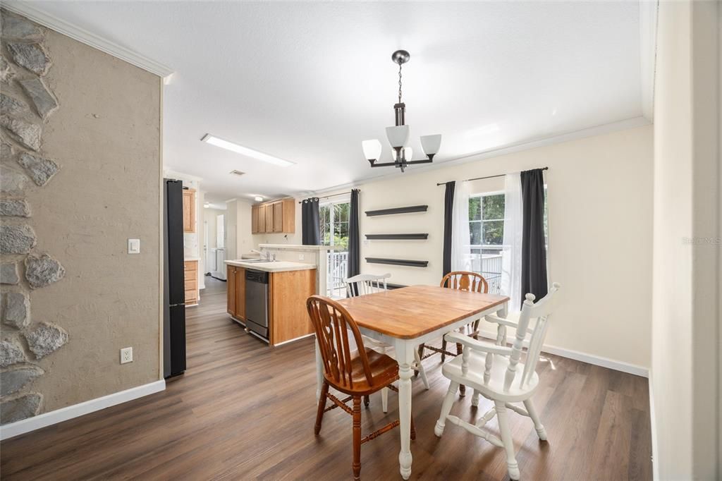 待售: $209,900 (3 贝兹, 2 浴室, 1512 平方英尺)