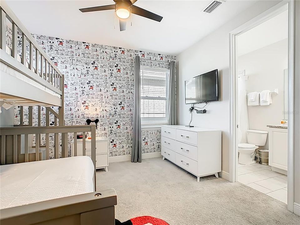 For Sale: $710,000 (5 beds, 5 baths, 2945 Square Feet)