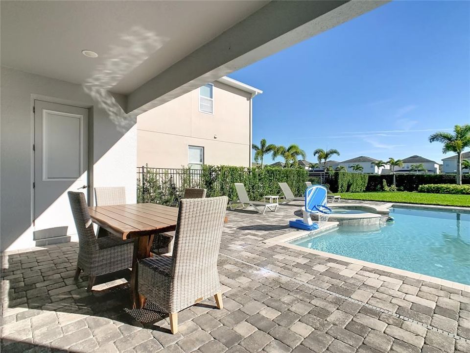 For Sale: $710,000 (5 beds, 5 baths, 2945 Square Feet)