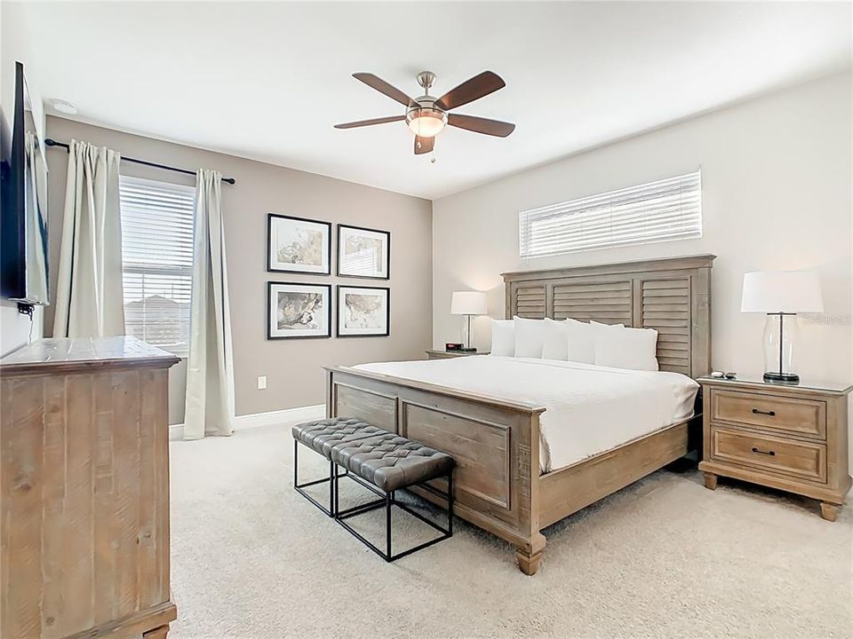 For Sale: $710,000 (5 beds, 5 baths, 2945 Square Feet)