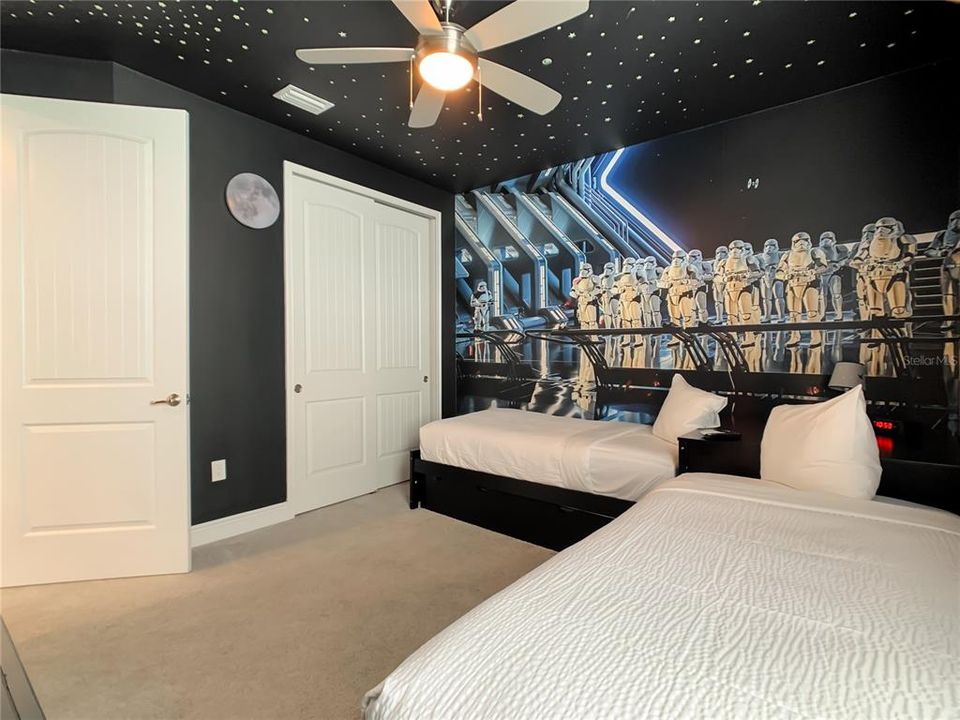 For Sale: $710,000 (5 beds, 5 baths, 2945 Square Feet)