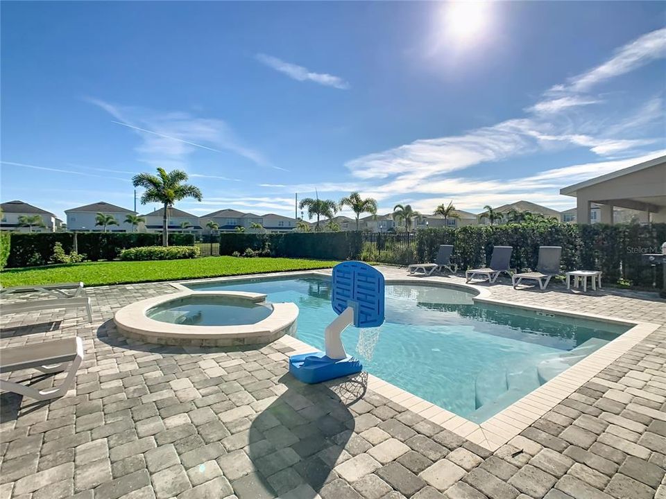 For Sale: $710,000 (5 beds, 5 baths, 2945 Square Feet)