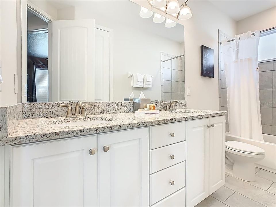 For Sale: $710,000 (5 beds, 5 baths, 2945 Square Feet)