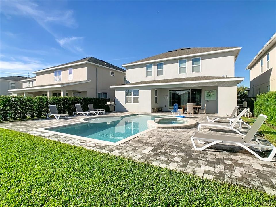 For Sale: $710,000 (5 beds, 5 baths, 2945 Square Feet)