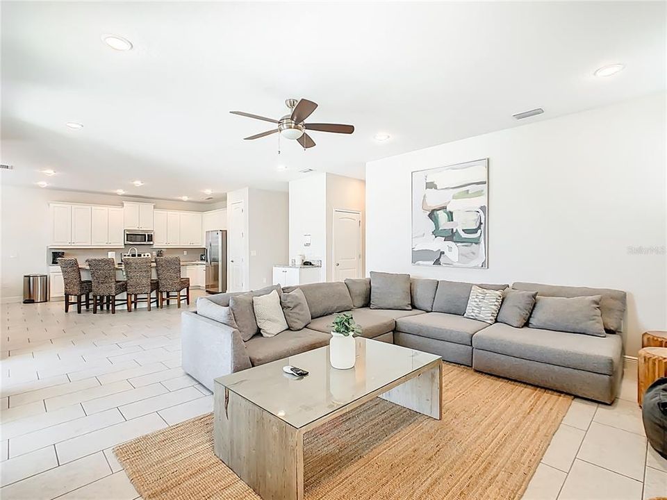 For Sale: $710,000 (5 beds, 5 baths, 2945 Square Feet)