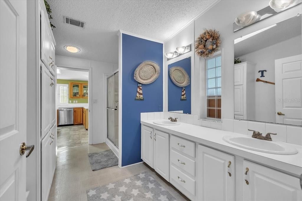 For Sale: $168,500 (2 beds, 2 baths, 1510 Square Feet)