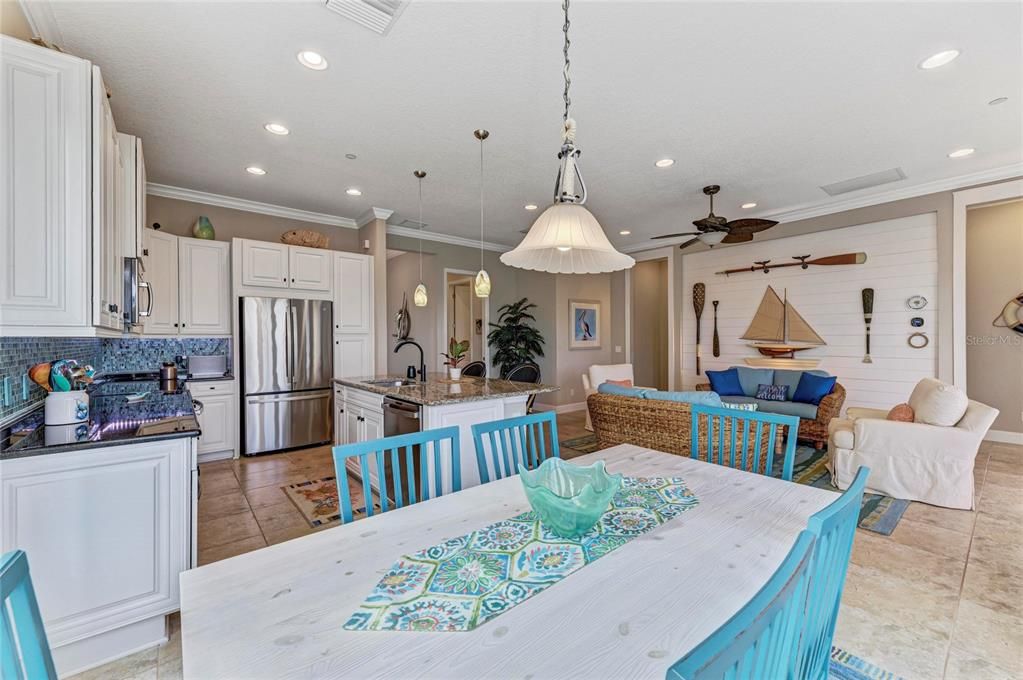 For Sale: $899,000 (2 beds, 2 baths, 1616 Square Feet)