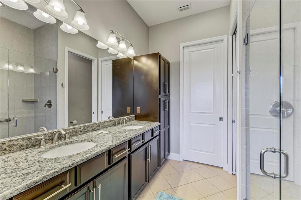 For Sale: $899,000 (2 beds, 2 baths, 1616 Square Feet)