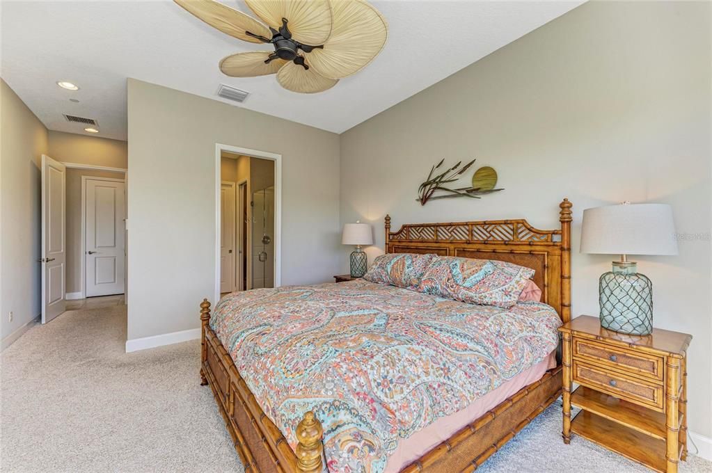 For Sale: $899,000 (2 beds, 2 baths, 1616 Square Feet)