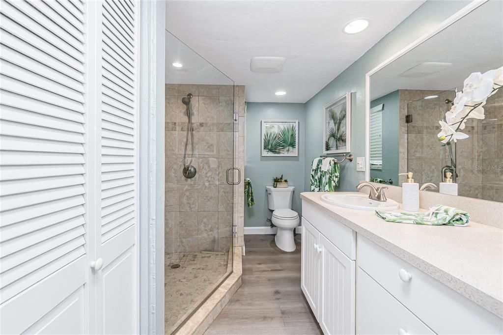 En Venta: $589,900 (2 camas, 2 baños, 1161 Pies cuadrados)