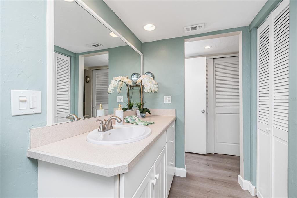 En Venta: $589,900 (2 camas, 2 baños, 1161 Pies cuadrados)