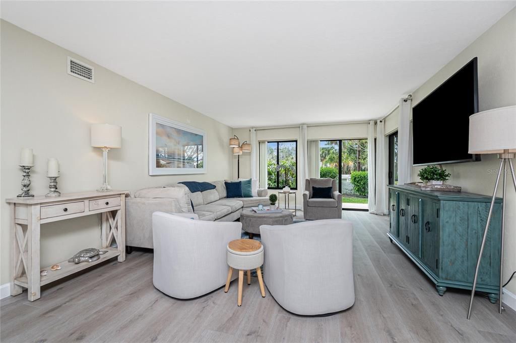 En Venta: $589,900 (2 camas, 2 baños, 1161 Pies cuadrados)