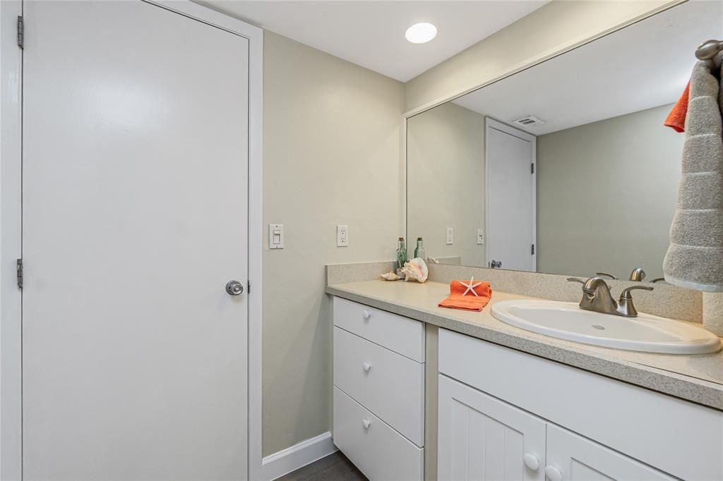 En Venta: $589,900 (2 camas, 2 baños, 1161 Pies cuadrados)