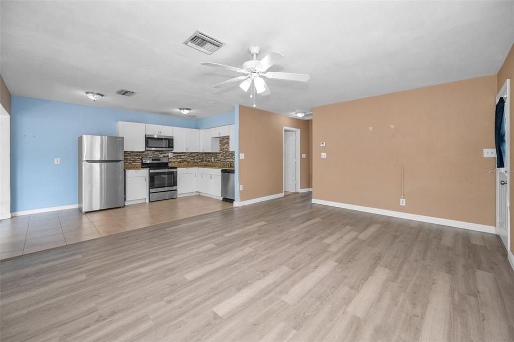 En Venta: $399,000 (3 camas, 2 baños, 1216 Pies cuadrados)