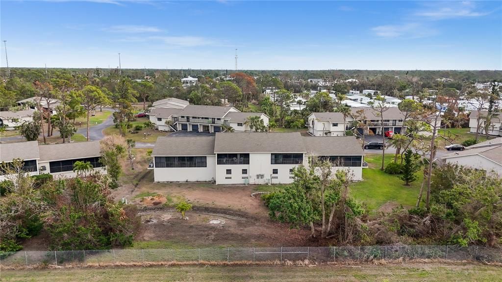 На продажу: $225,000 (2 спален, 2 ванн, 950 Квадратных фут)