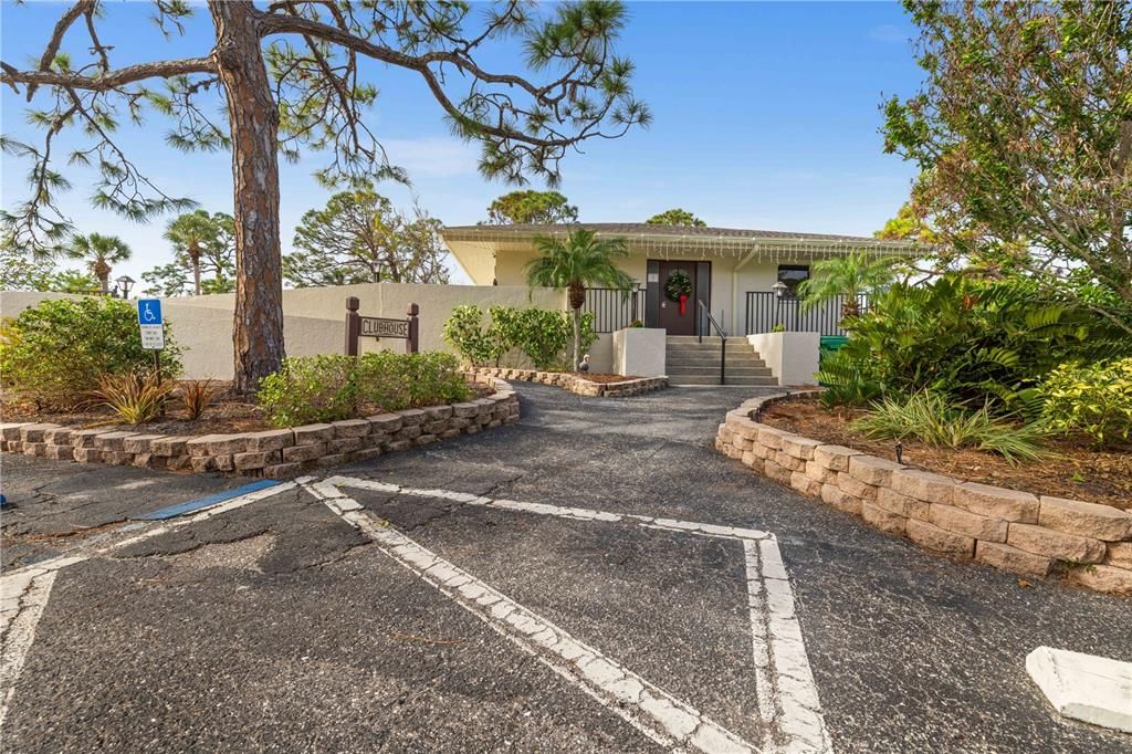 На продажу: $225,000 (2 спален, 2 ванн, 950 Квадратных фут)